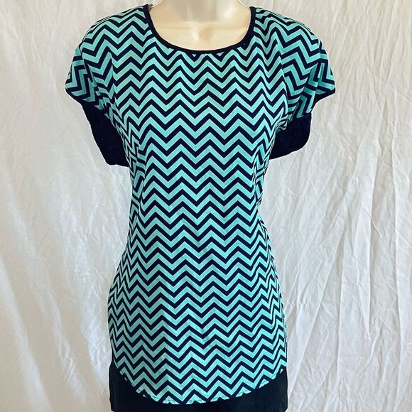 Dark & Light Blue Chevron Pattern T-shirt Tee Top ~ Women’s XL ~ Espresso Brand - Picture 3 of 9